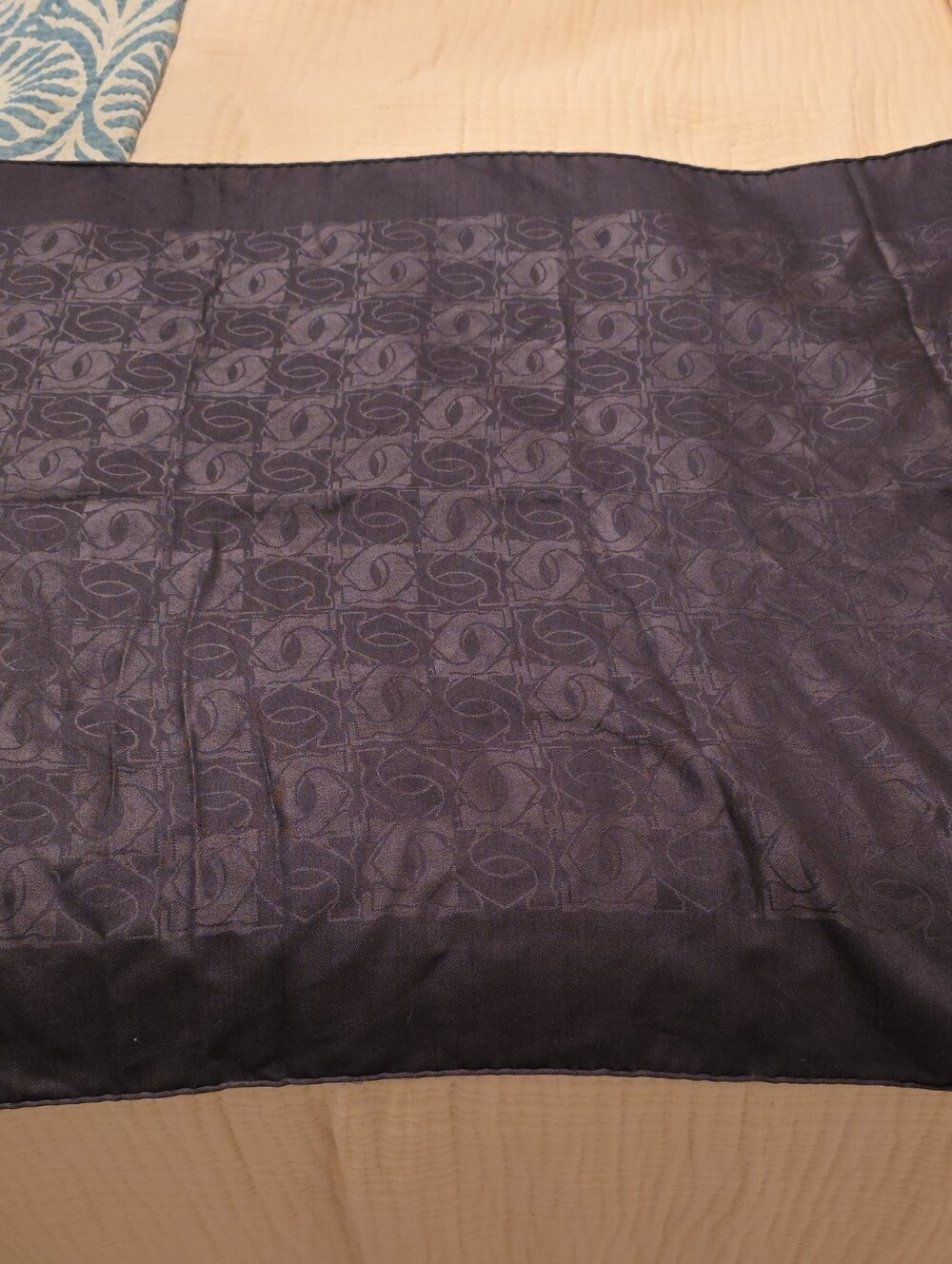 Cartier logo scarf shawl wrap 70x26 charcoal - Picture 3 of 8